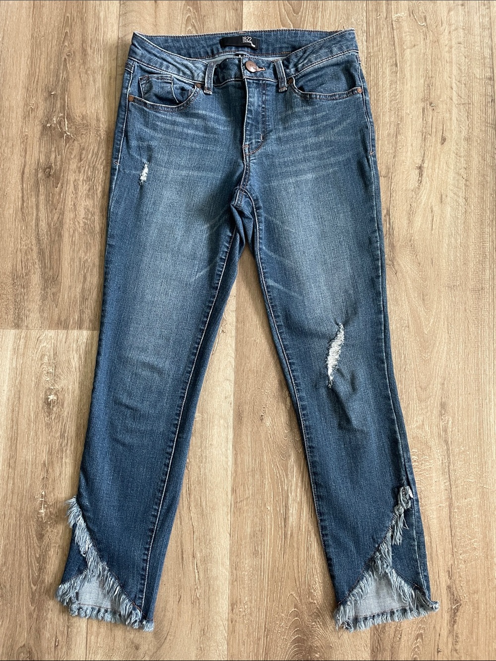1822 Denim Distressed Ankle Crop Skinny Jeans